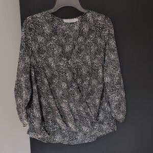 NWOT All In Favor Twist Hem Top Size S